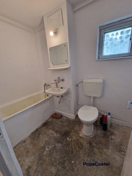 Otopeni, Floare de Cais ,garsoniera decomandata 37 mp et. 2, cu balcon